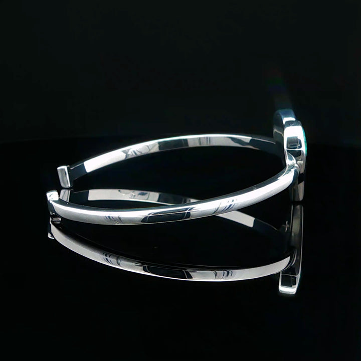 Explorer Heart Cuff Cathedral Rock