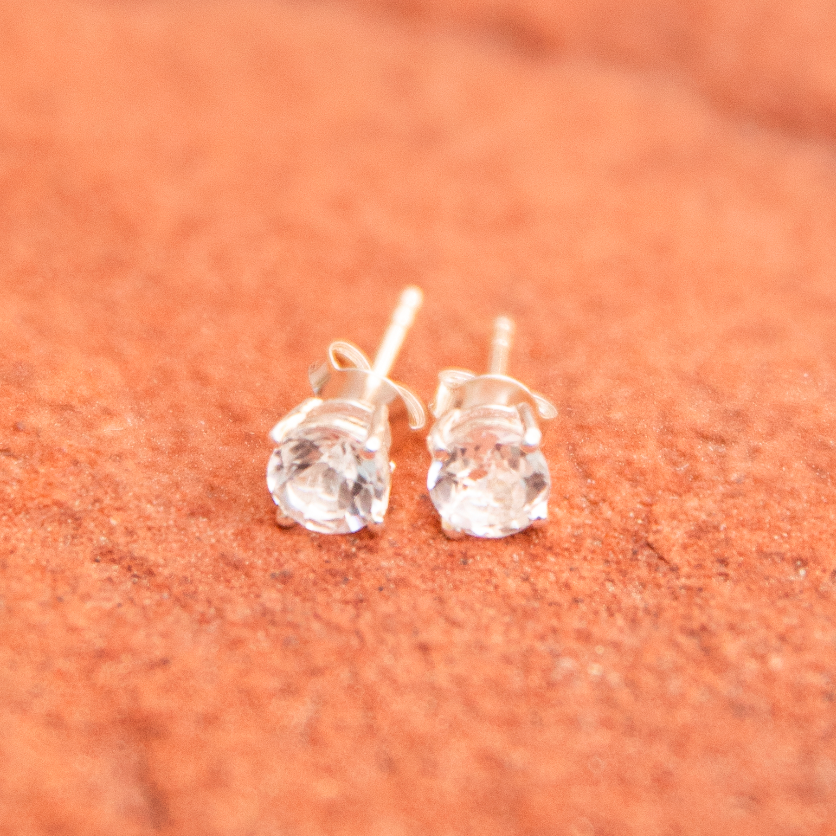 crystal jewelry: clear quartz earrings in sedona, arizona used for energy healing